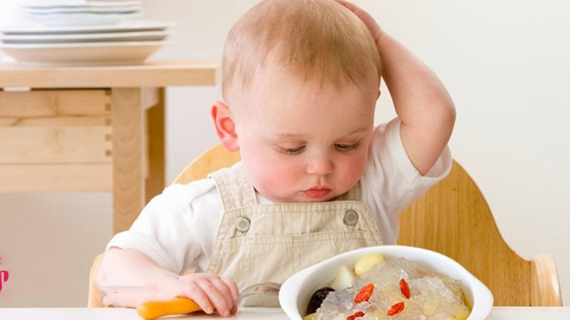 Yen sao doi voi tre em